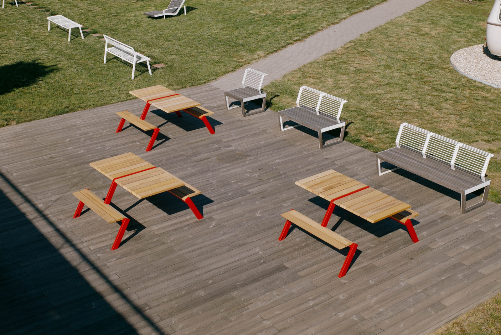 Traditional silhouette, new functions